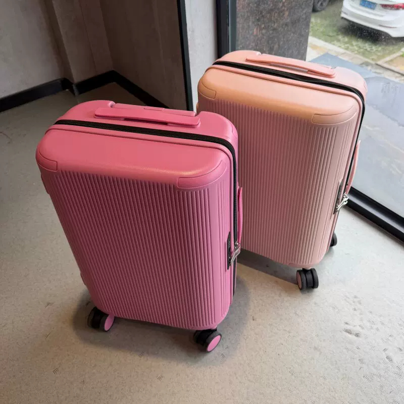 Cabin Size Lightweight Travel Trolley - กระเป๋าเดินทางล้อลากขนาด 20 นิ้ว และกระเป๋าเดินทางขนาด 28 นิ้ว